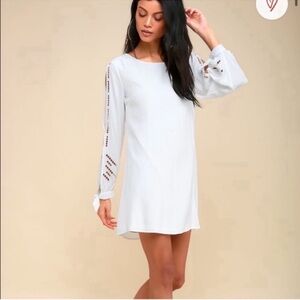 NWT LULU’s Bloomfield White Long Sleeve cut out Shift mini dress size M